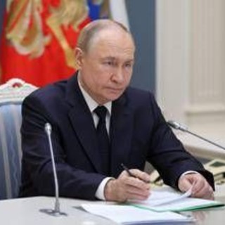 Putin, lo show e il messaggio: &quot;Ecco le super armi della Russia&quot;