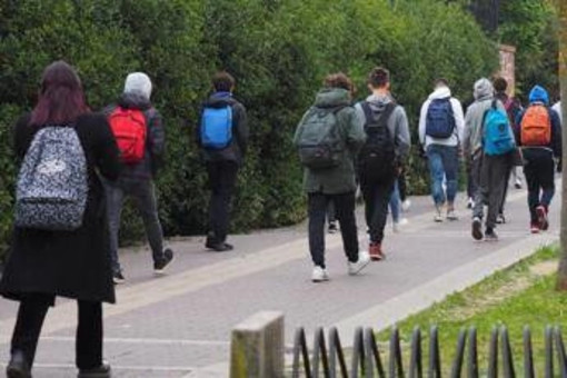 Ragazzo accoltellato a Frascati, lo psicologo Lavenia: &quot;Dietro un coltello c'è il dolore di chi non ha più parole&quot;