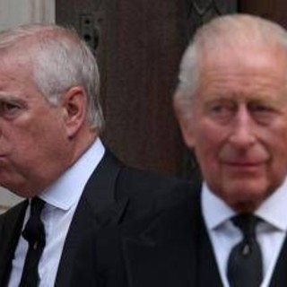 Andrea non è più principe, il Regno Unito accoglie con favore decisione di Carlo Andrea non è più principe, il Regno Unito accoglie con favore decisione di Carlo