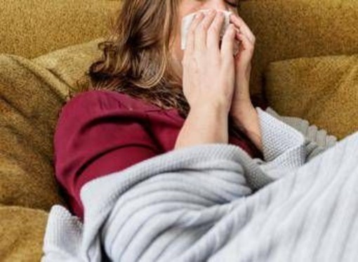 Influenza 2025, Bassetti: "Polmoniti impegnative anche nei giovani"