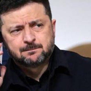 Ucraina, bilancio in rosso. NYT: "Zelensky chiede altri 23 miliardi all'Ue"
