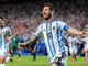 Messi show e l’Argentina vince al debutto, tripletta da record all’Algeria Messi show e l’Argentina vince al debutto, tripletta da record all’Algeria
