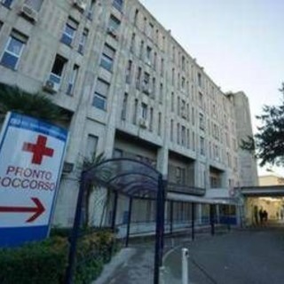 Cede un balcone a Napoli, quattro feriti: due sono ricoverati in codice rosso Cede un balcone a Napoli, quattro feriti: due sono ricoverati in codice rosso