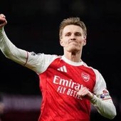 Arsenal vince Premier League dopo 22 anni, Manchester City pari con Bournemouth Arsenal vince Premier League dopo 22 anni, Manchester City pari con Bournemouth