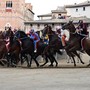 Palio di Siena, oggi la corsa dopo il rinvio: tutte le tappe della giornata, dalla pista alla 'conchiglia' Palio di Siena, oggi la corsa dopo il rinvio: tutte le tappe della giornata, dalla pista alla 'conchiglia'