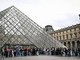 Furto al Louvre, le ipotesi sul gruppo di ladri: "Più di 4, nessuna evidenza di un complice nel museo" Furto al Louvre, le ipotesi sul gruppo di ladri: "Più di 4, nessuna evidenza di un complice nel museo"
