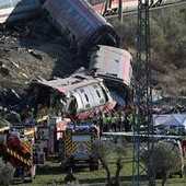 Spagna, tragedia ferroviaria irrompe nella campagna elettorale: nuova grana per Sanchez a un mese dal voto