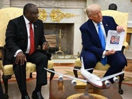 Trump e il &quot;genocidio dei bianchi&quot; in Sudafrica: agguato con video a presidente Ramaphosa