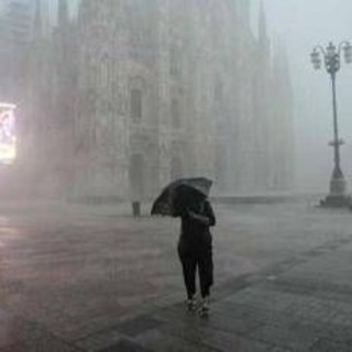 Maltempo al Nord con nubifragi e grandine, allerta meteo e fiumi sorvegliati