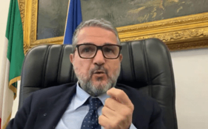 Farmaceutica: Valentini (Mimit), 'Italia secondo produttore in Europa, export da 54mld'