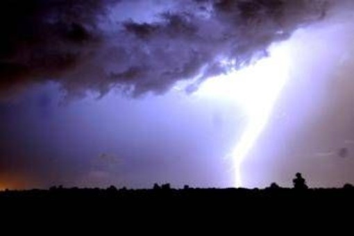 Temporali al Nord, allerta gialla in 10 regioni. Emilia Romagna in arancione per vento