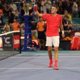 Djokovic non ce la fa, Mensik è il campione di Miami