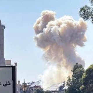 Israele attacca la Siria: &quot;Raid a sostegno dei drusi&quot;. Colpita area palazzo presidenziale a Damasco