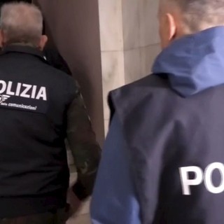 Faceva propaganda all’Isis e aveva tutorial per bombe, arrestato 16enne a Como