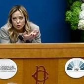 Meloni: "Trump non attaccherà Groenlandia, Ue parli con Russia"