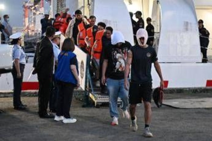 Filippine, affonda traghetto nel sud: 18 morti e 24 dispersi