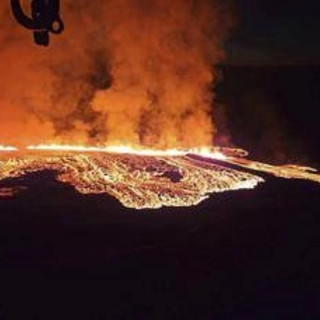 Islanda, eruzione vulcanica vicino Grindavik: attivate allerte ed evacuazioni