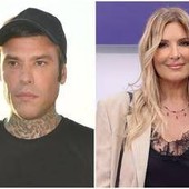 Selvaggia Lucarelli accusa: "Sta col potere", Fedez risponde: "Ma che stai a dì?" Selvaggia Lucarelli accusa: "Sta col potere", Fedez risponde: "Ma che stai a dì?"