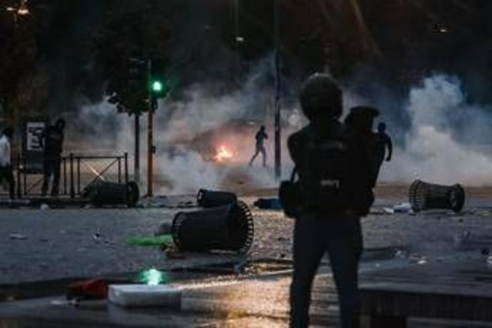 Guerriglia a Milano, pm: "Da arrestati azioni distruttive di rara violenza" Guerriglia a Milano, pm: "Da arrestati azioni distruttive di rara violenza"