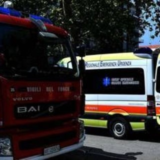 Frontale tra auto e bus con a bordo studenti, incidente a Maniago (Pordenone): un morto