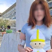 Papa, la 13enne Varvara gli dona un Pontefice di pannolenci in miniatura: "Lo proteggerà dalla malattia" Papa, la 13enne Varvara gli dona un Pontefice di pannolenci in miniatura: "Lo proteggerà dalla malattia"