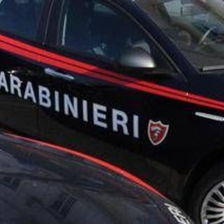 Infastidito dalla musica alta del locale, spara contro la cassa: arrestato