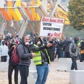 La Francia si prepara a nuova giornata di protesta, oltre 70mila agenti schierati e unità dell'elite: "Alto livello di minaccia" La Francia si prepara a nuova giornata di protesta, oltre 70mila agenti schierati e unità dell'elite: "Alto livello di minaccia"
