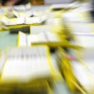 Sondaggio politico, Fdi sale al 28,1% e Pd al 20,8%: aumenta il divario Sondaggio politico, Fdi sale al 28,1% e Pd al 20,8%: aumenta il divario