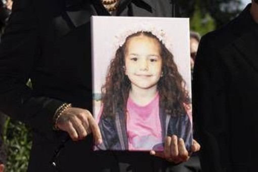 Uccisa con la famiglia a Gaza, Idf annuncia inchiesta sulla morte della piccola Hind Rajab