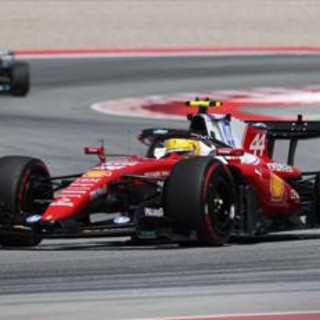 Formula 1, incidente Russell-Hamilton: Mercedes ritirata, penalità per Lewis Formula 1, incidente Russell-Hamilton: Mercedes ritirata, penalità per Lewis