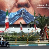 Iran-Usa, conto alla rovescia per l'accordo? Trump: "Firma imminente". Teheran frena Iran-Usa, conto alla rovescia per l'accordo? Trump: "Firma imminente". Teheran frena