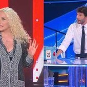 Ascolti tv 9 ottobre, 'The Voice Senior' col 24.3% stravince su 'GFVip' al 15.2%. Avanza 'Affari tuoi'