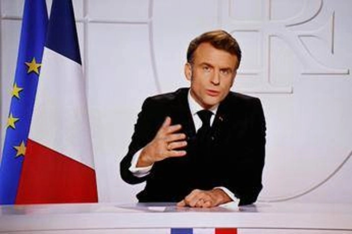Macron: &quot;Chi può credere che la Russia si fermerà all'Ucraina?&quot;
