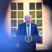Iran, Trump: "Pronto a incontrare Pezeshkian ma anche a far saltare tutto" Iran, Trump: "Pronto a incontrare Pezeshkian ma anche a far saltare tutto"