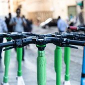 Monopattini e bike in sharing a Roma, multa Antitrust per 2,675 milioni di euro: "Hanno ostacolato corse gratis"