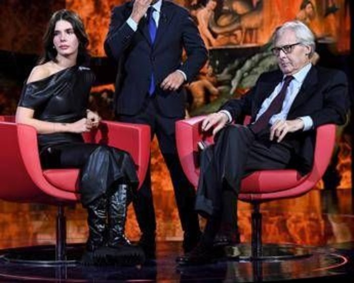 Vittorio Sgarbi, la figlia Evelina: "Viene portato in giro come un involucro vuoto" Vittorio Sgarbi, la figlia Evelina: "Viene portato in giro come un involucro vuoto"