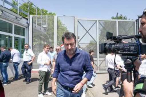 "Non punibile qualsiasi reazione", così la Lega vuol cambiare la legge sulla legittima difesa "Non punibile qualsiasi reazione", così la Lega vuol cambiare la legge sulla legittima difesa