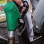 Carburanti, tredicesimo giorno di calo dei prezzi ﻿per benzina e diesel
