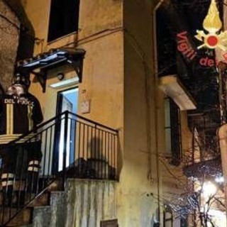 Cosenza, incendio in casa a Corigliano Rossano: morta carbonizzata una donna