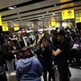 Caos voli nel Regno Unito, il bilancio: oltre 1.000 cancellati per un guasto tecnico