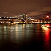 Si lancia nudo dal ponte di Brooklyn, sopravvissuto a volo di 85 metri - Guarda Si lancia nudo dal ponte di Brooklyn, sopravvissuto a volo di 85 metri - Guarda