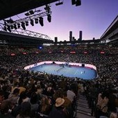 Australian Open, malore sugli spalti: interrotta Alcaraz-Paul