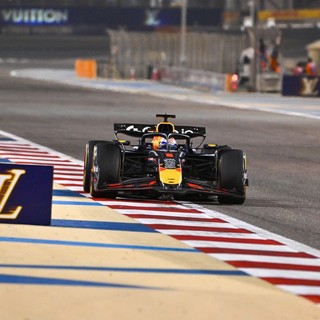 Verstappen in pole in Arabia Saudita, quarto tempo per Leclerc