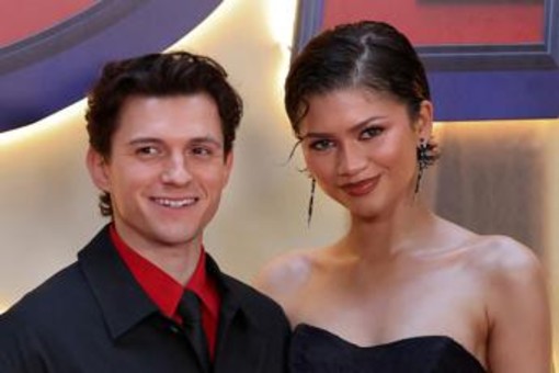 Tom Holland conferma: "Sì, ho sposato Zendaya" Tom Holland conferma: "Sì, ho sposato Zendaya"