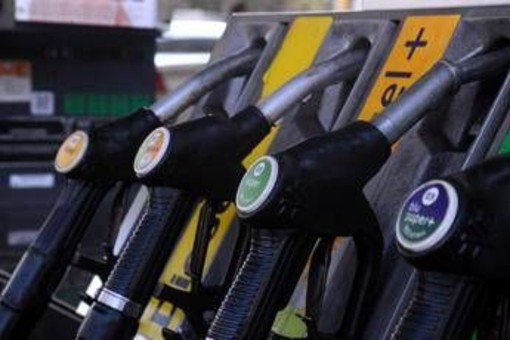 Gasolio, scade sconto sulle accise: cosa succede adesso Gasolio, scade sconto sulle accise: cosa succede adesso