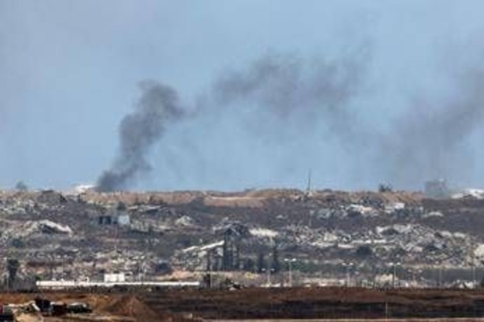 Gaza, Mezzaluna Rossa: &quot;Raid contro nostra sede, un morto e feriti&quot;