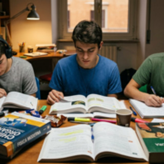 Maturità, tre studenti su 4 studiano con la musica: oltre Venditti in playlist Brancale, Samurai Jay