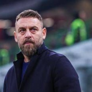 De Rossi torna su Milan-Genoa: "La 'buca' di Pavlovic? Non siamo gli scemi del villaggio" De Rossi torna su Milan-Genoa: "La 'buca' di Pavlovic? Non siamo gli scemi del villaggio"