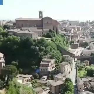 Scritte contro Meloni e i poliziotti a Siena, Digos denuncia 24enne albanese