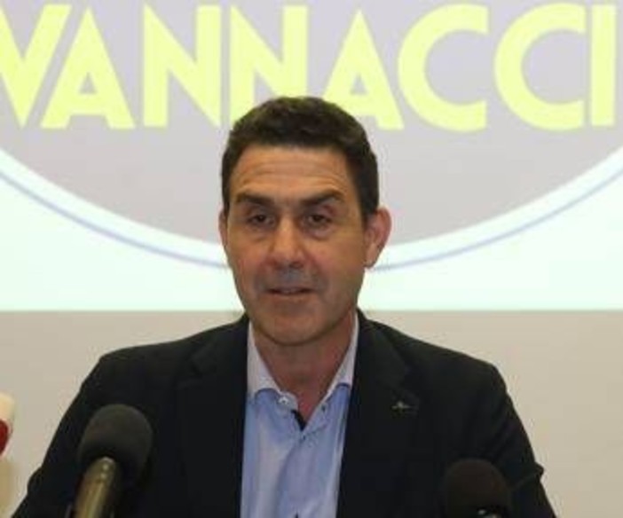 Futuro Nazionale, Vannacci: "Federiamo realtà di destra. Governo va preservato, è il meno peggio" Futuro Nazionale, Vannacci: "Federiamo realtà di destra. Governo va preservato, è il meno peggio"
